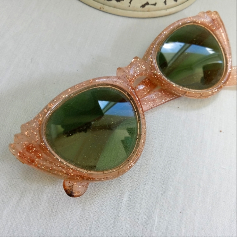Vintage Mid Century 1950s sunglasses pink green glittery